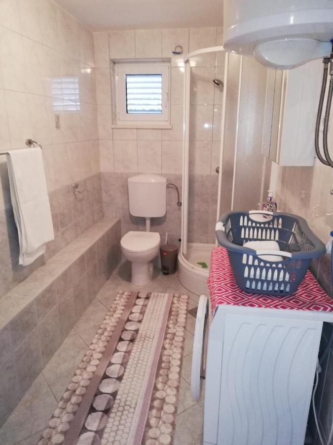 פרימוסטן Apartmani Slavka מראה חיצוני תמונה