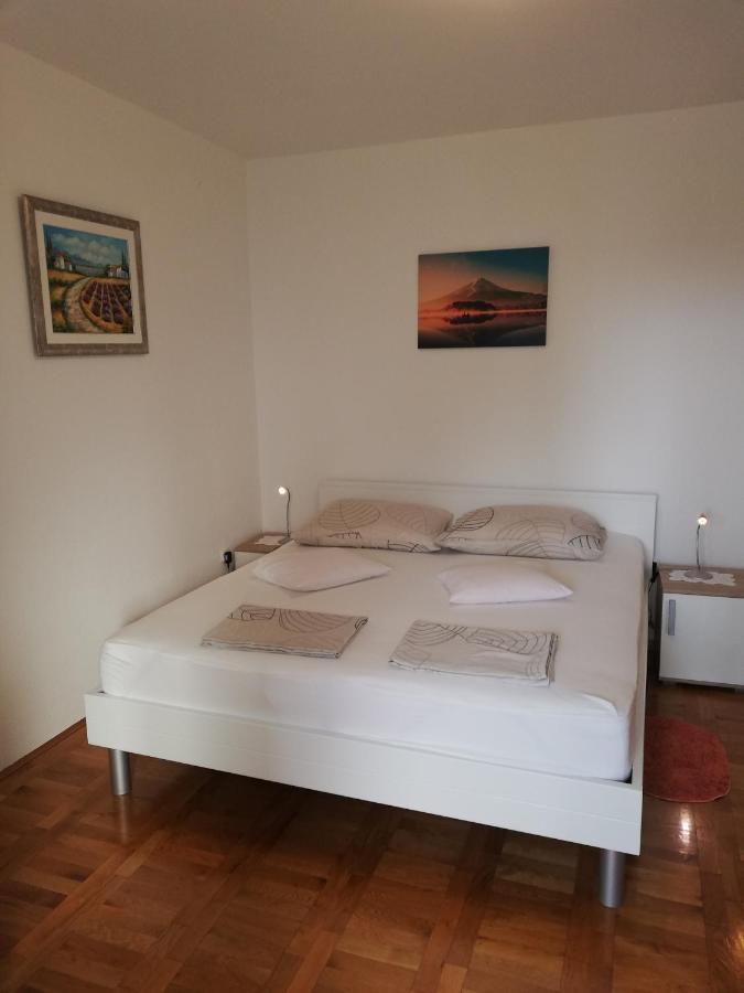 פרימוסטן Apartmani Slavka מראה חיצוני תמונה