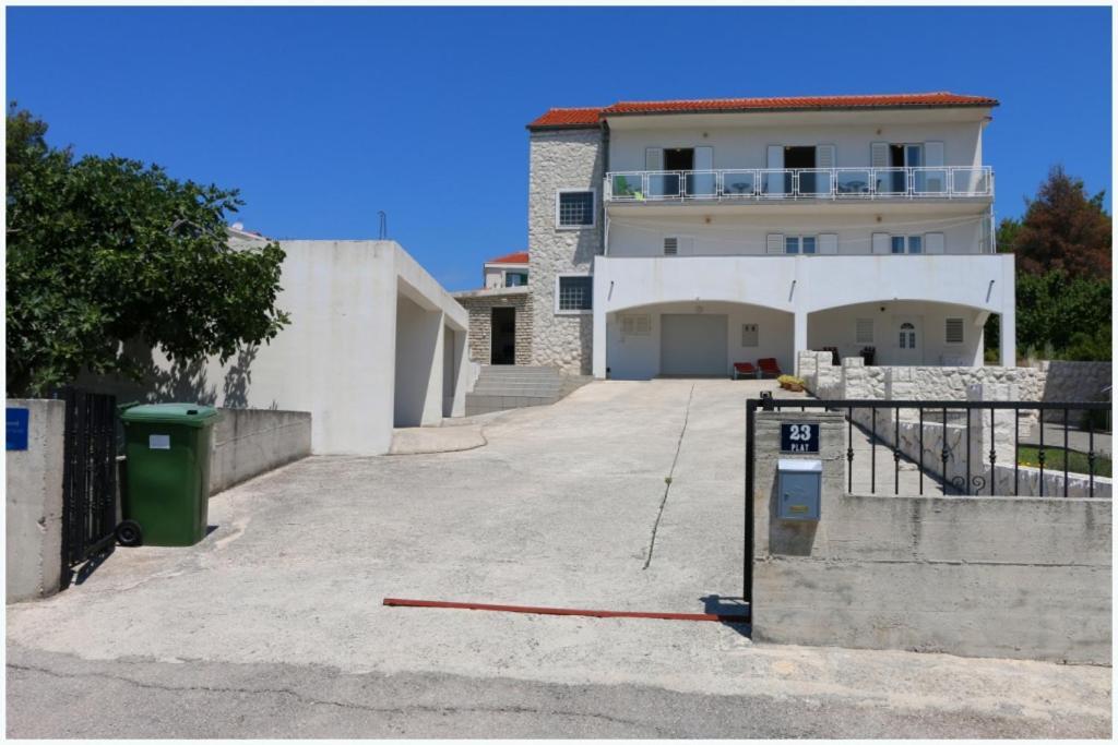 פרימוסטן Apartmani Slavka מראה חיצוני תמונה